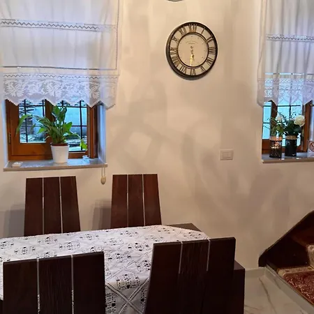 بيت للعطل Mezini Gjirokastër