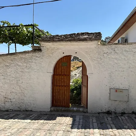 Mezini Casa de Férias Gjirokastër